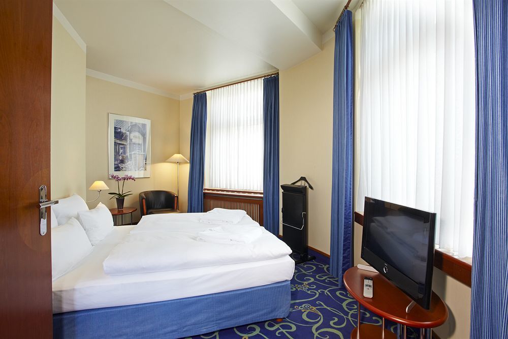 Seaside Park Hotel Leipzig Bagian luar foto
